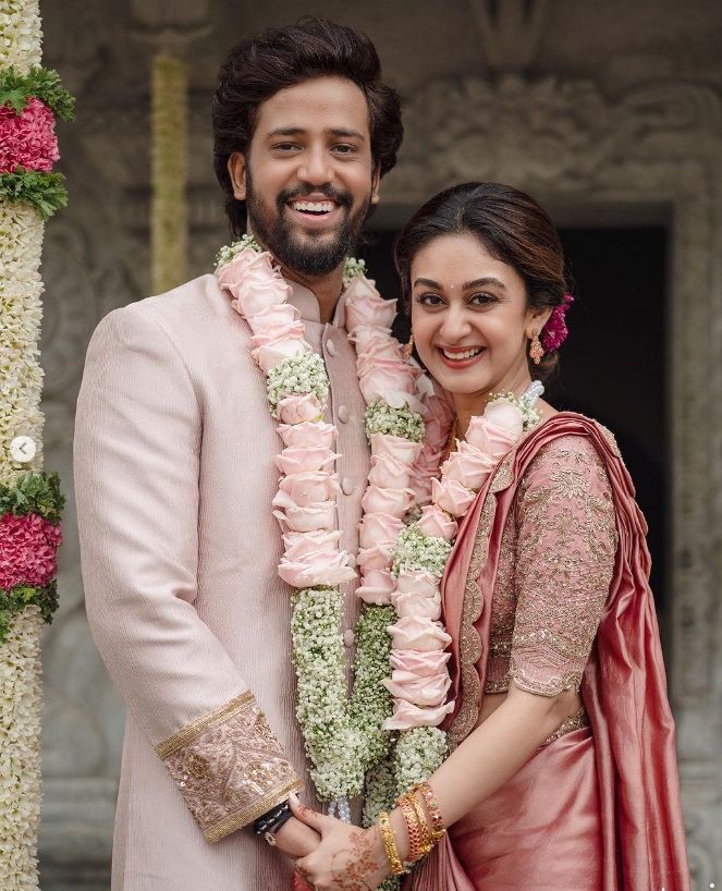 Aishwarya Arjun gets engaged to Umapathy Ramaiah in a grand celebration 276 Aishwarya Arjun and Umapathy Ramaiah get engaged in a grand ceremony